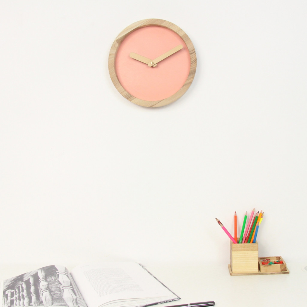 Light Wooden Round Clock (Pink Faux Leather) Light Wooden Round Clock (Pink Faux Leather)