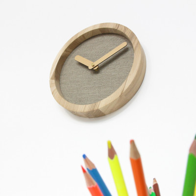 Light Wooden Round Clock (Linen)