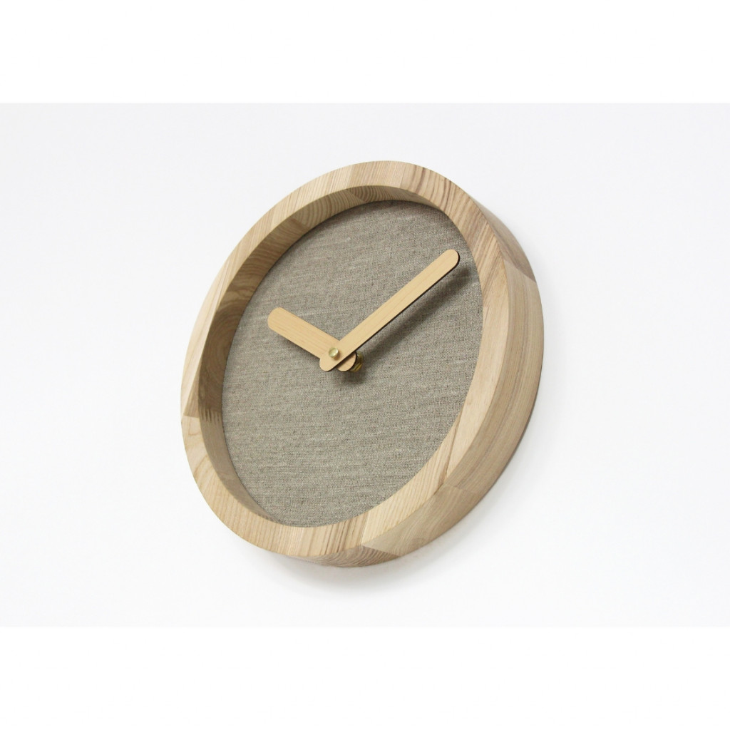 Light Wooden Round Clock (Linen) Light Wooden Round Clock (Linen)