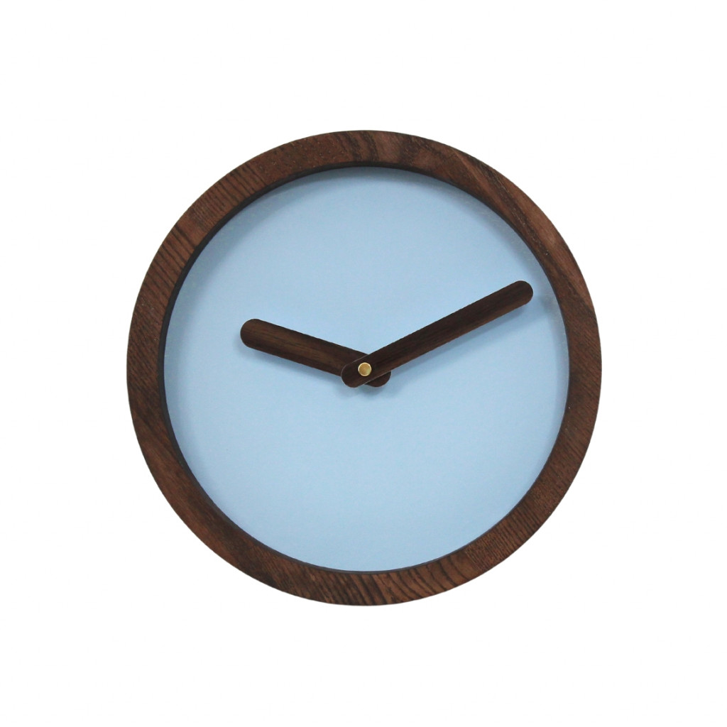 Tamsus Medinis Apvalus Laikrodis (Baby Blue Dirbtinė Oda) | laikrodziai | NMF Home