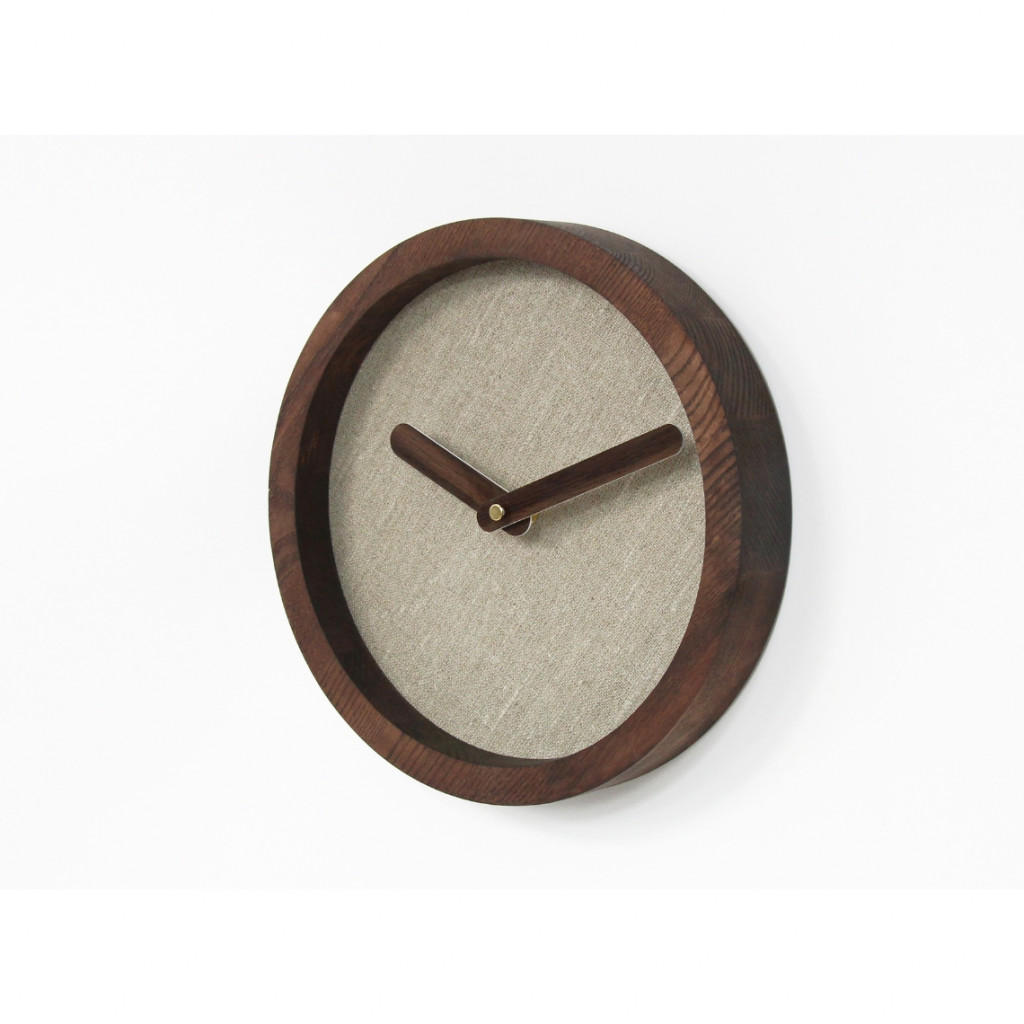 Dark Wooden Round Clock (Linen) Dark Wooden Round Clock (Linen)