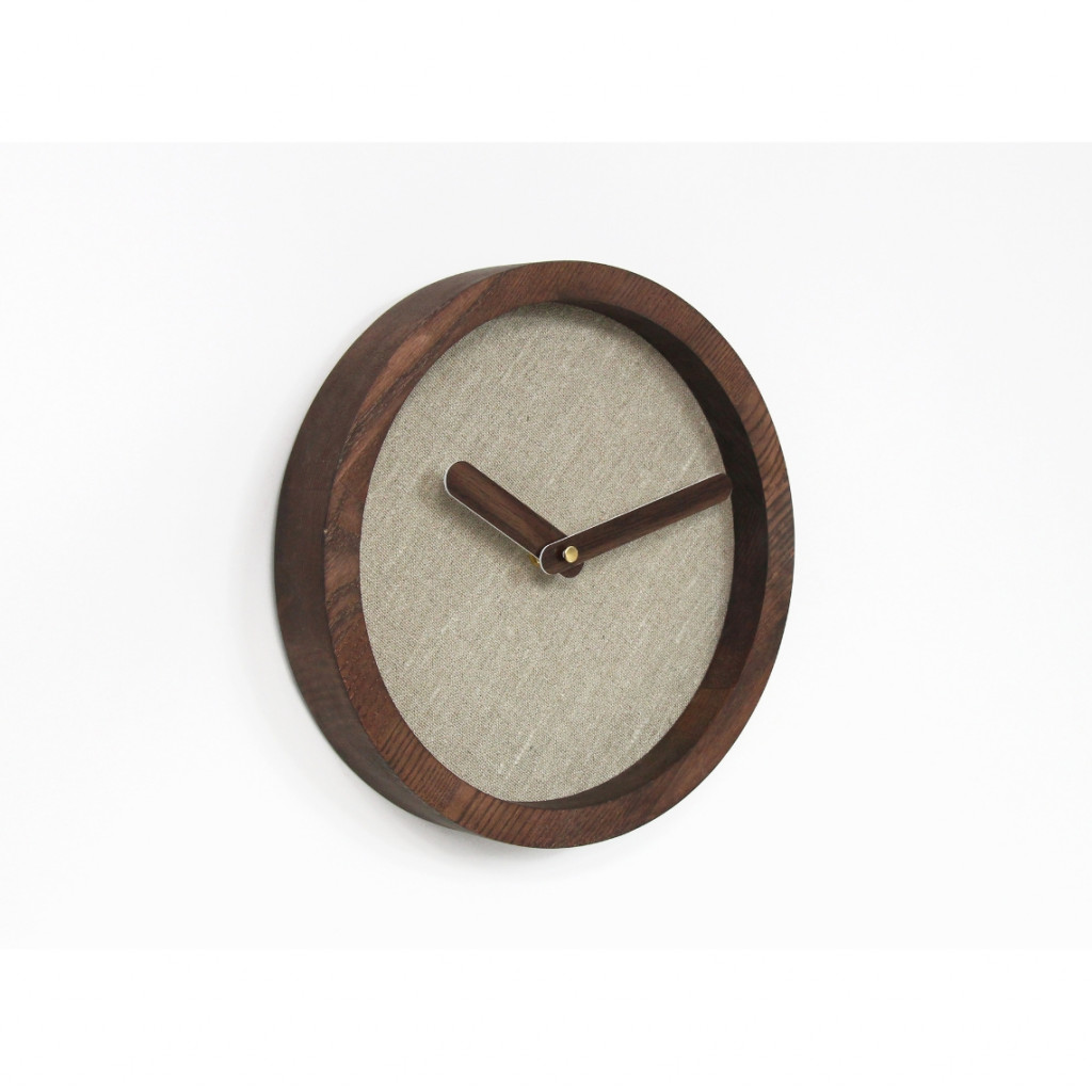 Dark Wooden Round Clock (Linen) Dark Wooden Round Clock (Linen)