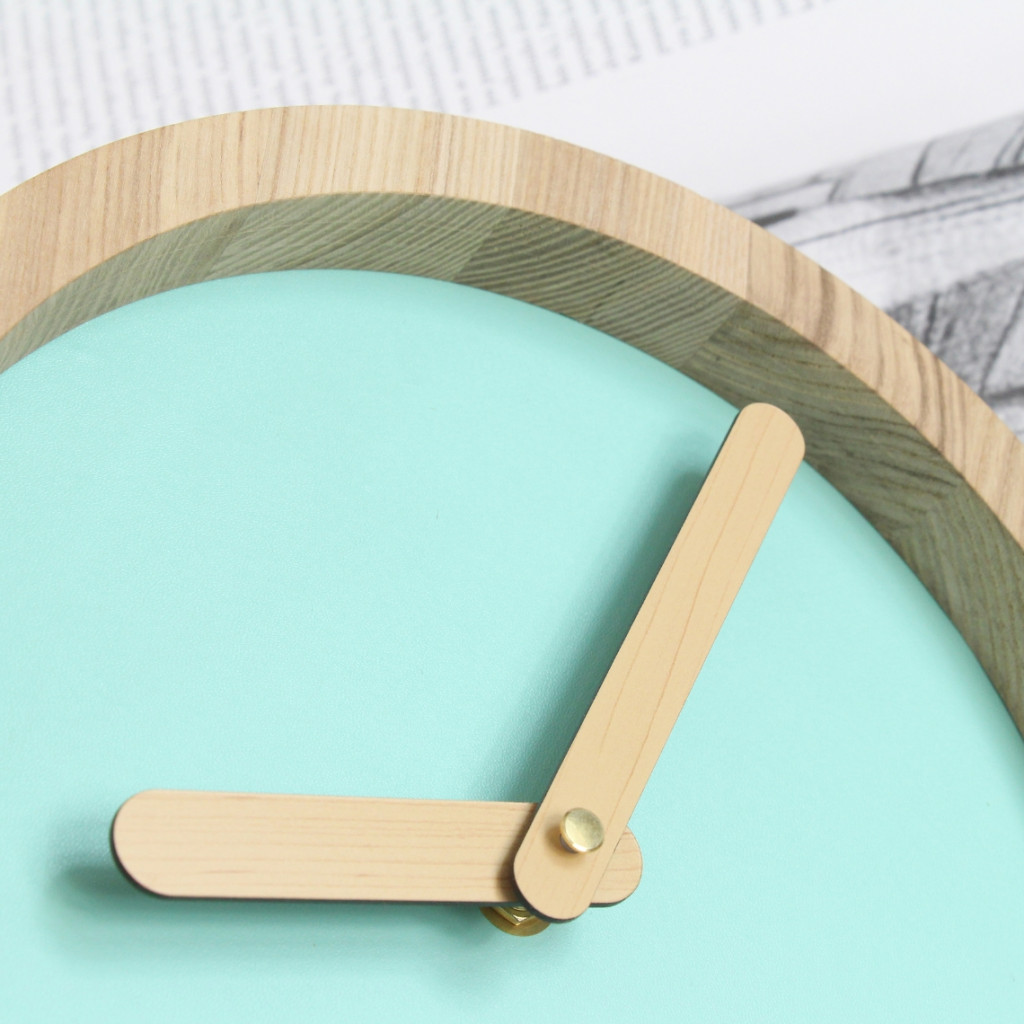 Light Wooden Round Clock (Mint Green Faux Leather) Light Wooden Round Clock (Mint Green Faux Leather)
