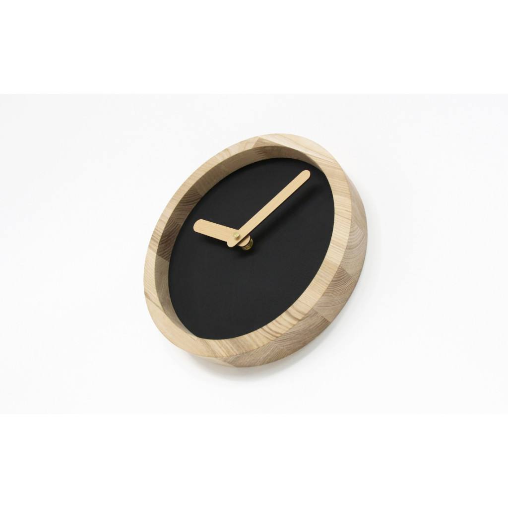 Light Wooden Round Clock (Artificial Leather) Light Wooden Round Clock (Artificial Leather)