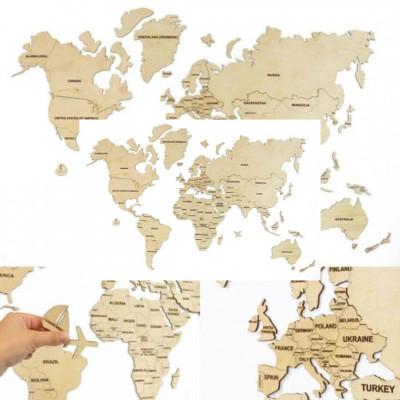 Wooden wall map of the world | Natural