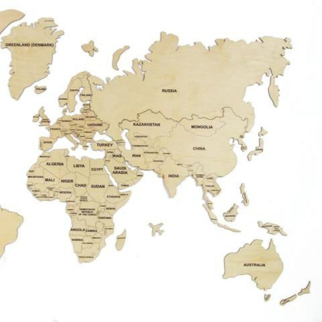 Wooden wall map of the world | Natural