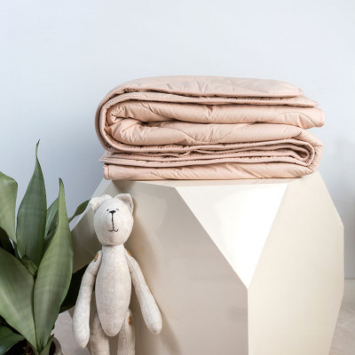 Baby blanket with camel wool