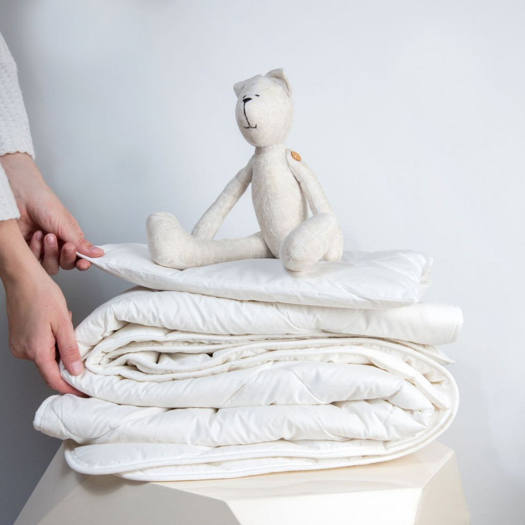 Children's bedding set with sheep wool