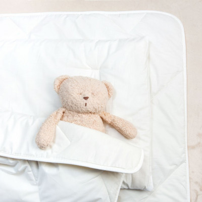 Children's bedding set with sheep wool