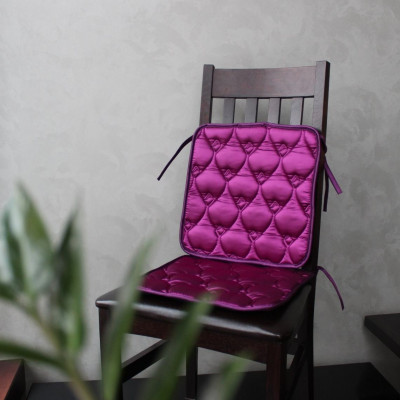 Kėdės pagalvėlė | Violetinės širdys | kedziu-pagalveles | NMF Home