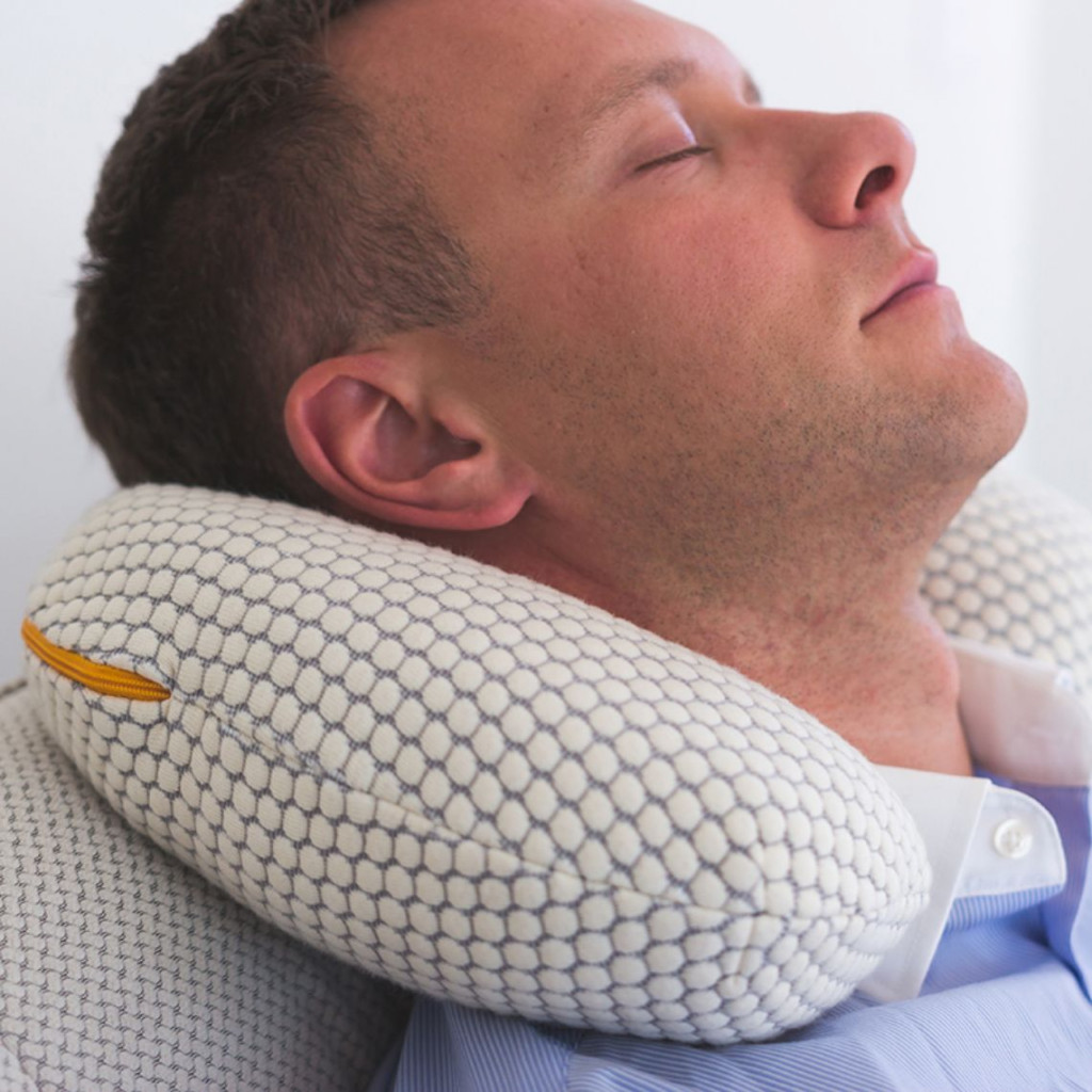 Travel neck pillow