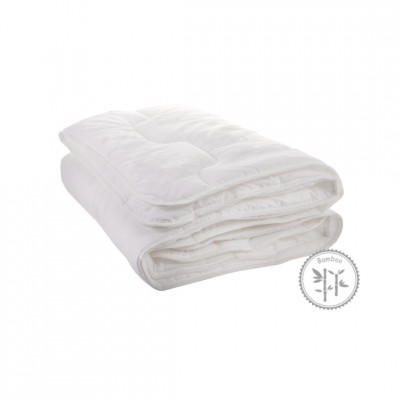 Baby blanket with bamboo