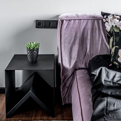 Galds Kriss Melnā | sanu-galdi | NMF Home