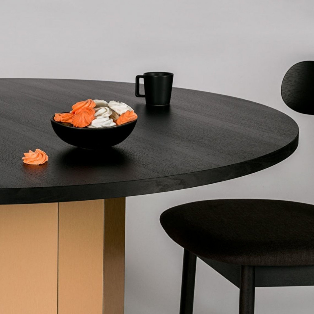 Long dining table Revolve Black/Varis oak Long dining table Revolve Black/Varis oak